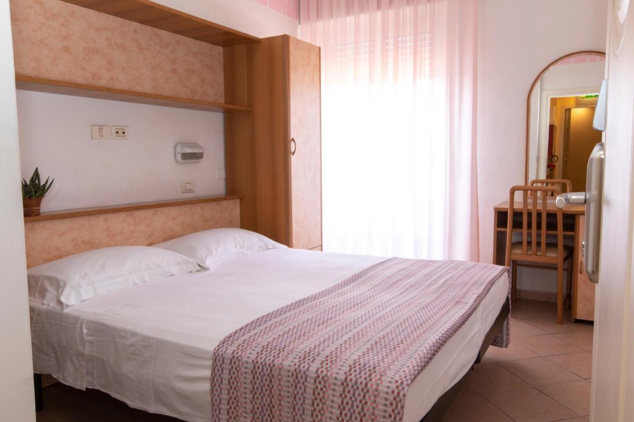 Hotel Holland ริมินี ภายนอก รูปภาพ