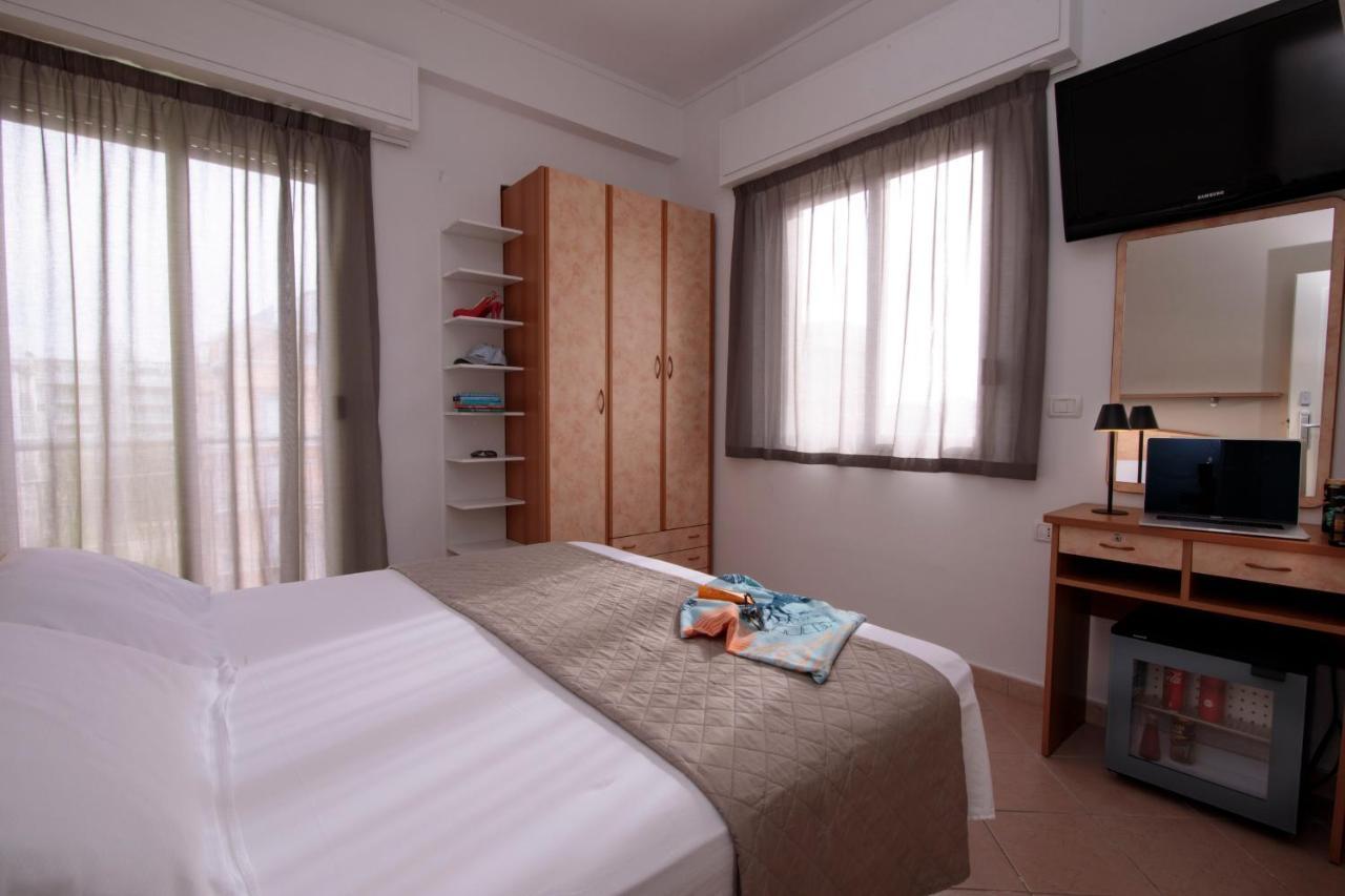 Hotel Holland ริมินี ภายนอก รูปภาพ