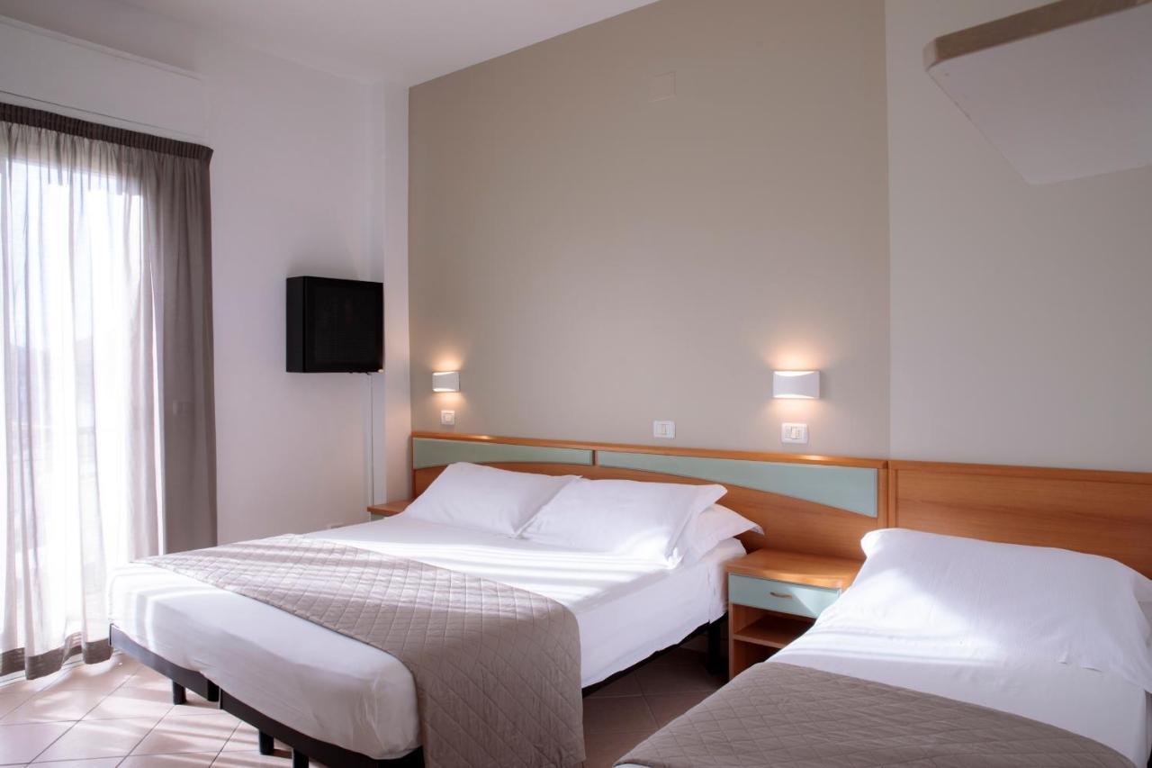 Hotel Holland ริมินี ภายนอก รูปภาพ