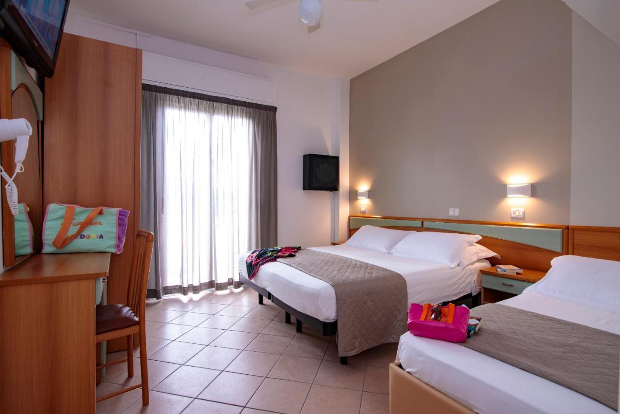 Hotel Holland ริมินี ภายนอก รูปภาพ