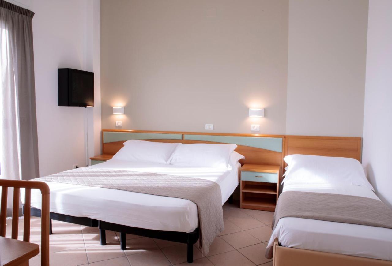 Hotel Holland ริมินี ภายนอก รูปภาพ