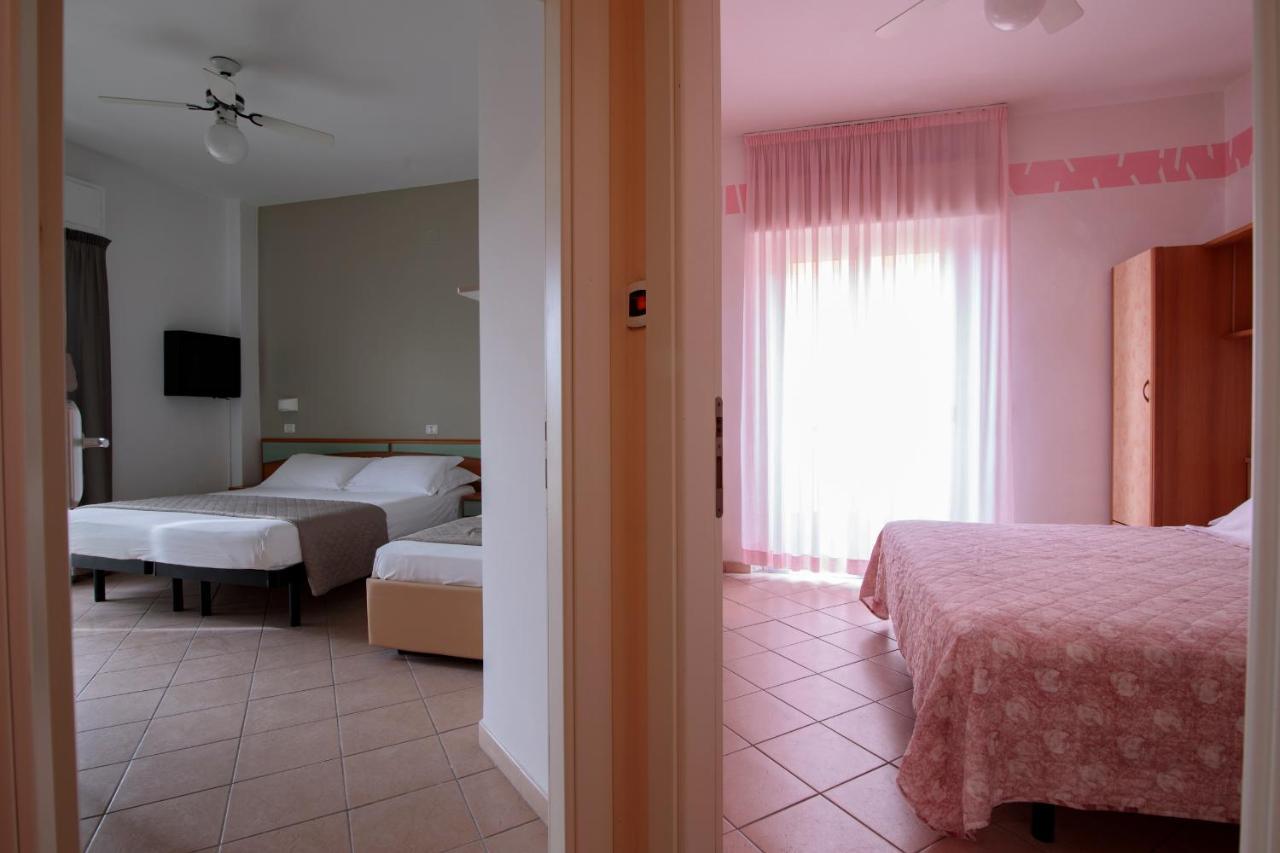 Hotel Holland ริมินี ภายนอก รูปภาพ