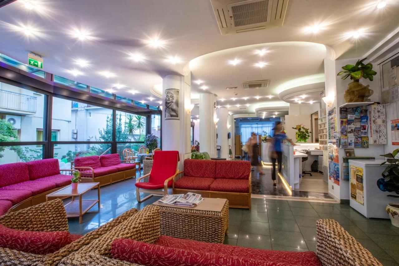 Hotel Holland ริมินี ภายนอก รูปภาพ